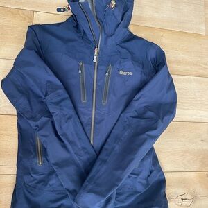 SHERPA RAINCOAT